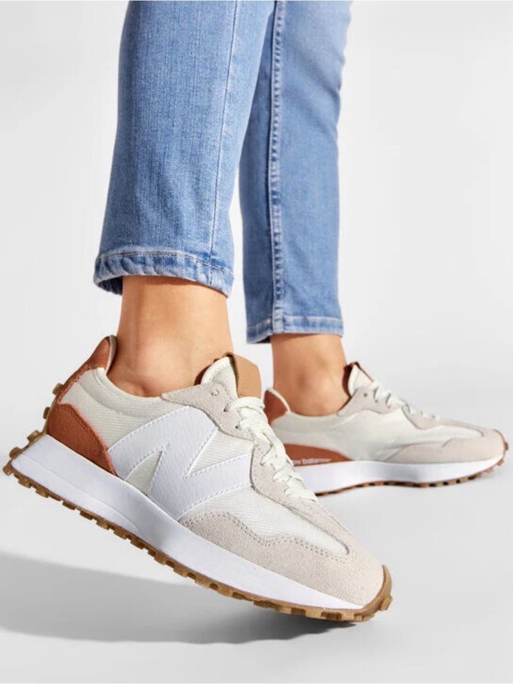 New Balance Women's Beige and Brown Retro Runner Sneakers